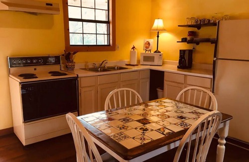 Leakey Cabin | Mountain View Cabin Near Lost Maples & Garner Parks, Utopia and the Frio River