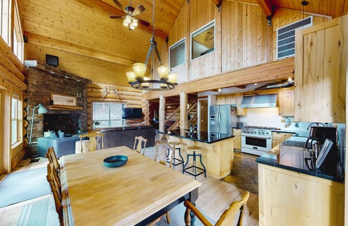 Cle Elum Cabin | Mountain-view dog-friendly cabin with hot tub, wood stove, central AC, & W/D