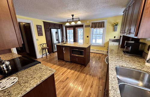 Jay House | Mountain View Loj overlooking the majestic Adirondack Mountains & Ausable River