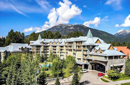 Whistler Cay Heights Apartment | Mountain View Studio in Whistler Village
