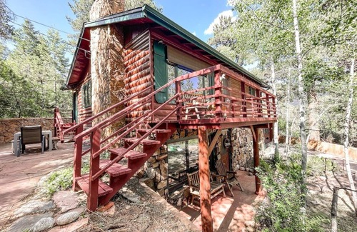 Cascade-Chipita Park Cabin | Mountainside Cabin | peaceful | near hiking trails
