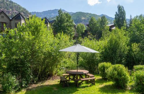 Telluride Hotel | Mountainside Inn 201 by Alpine Lodging Telluride