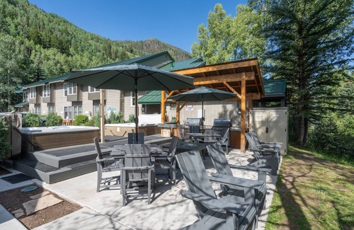 Telluride Apartment | Mountainside Inn 205 1 Bedroom Hotel Room by Alpine Lodging Telluride