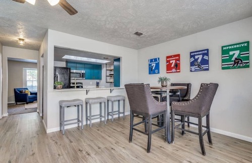 Grand Prairie Apartment | Mpressive Hideaway!