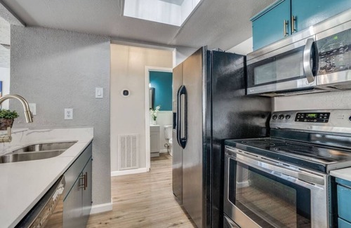 Grand Prairie Apartment | Mpressive Hideaway!