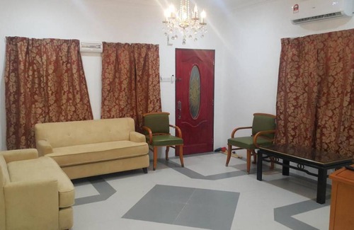 Merbau Sempak House | Mri Homestay Sg Buloh - 3 Br House on First Floor with Centralised Pool