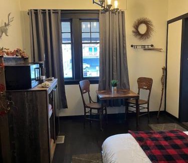 Leavenworth Hotel | Mrs. Anderson's Lodging