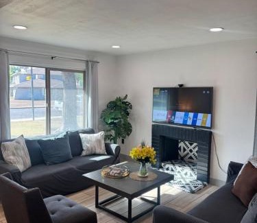 North Mountain Apartment | Msg for 5off 3Bed2Bath KingKingQueenBeds N PHX