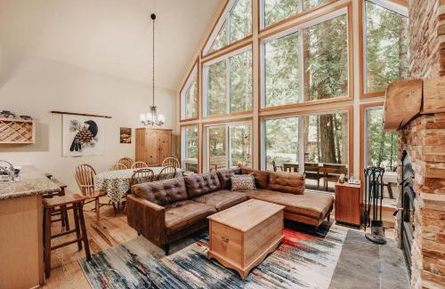 Glacier House | Mt Baker Lodging Cabin 40GS is a Classic NW cabin