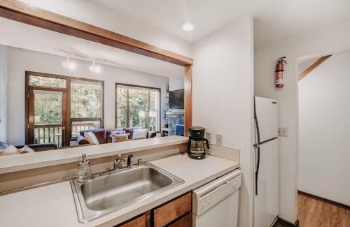 Glacier House | Mt Baker Lodging Condo 55SW - Sleeps 4, Great Community Aemenities