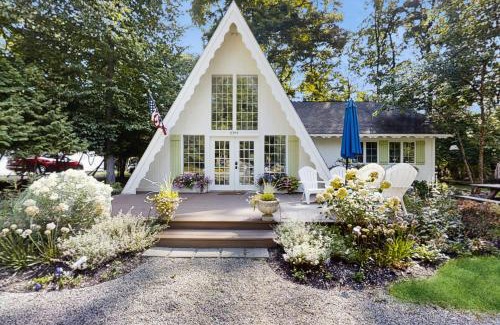 Charlevoix House | Mt McSauba A Frame Cottage