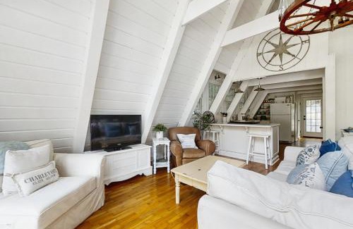 Charlevoix House | Mt McSauba A Frame Cottage