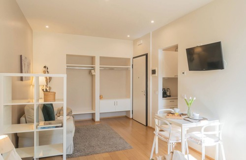 Como Apartment | MT Studio by Rent All Como
