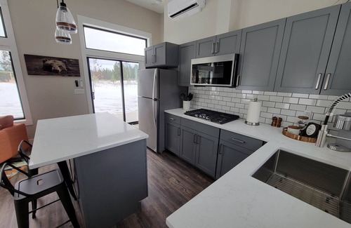 Kalispell House | Mtn view 1-bd cabin with hot tub