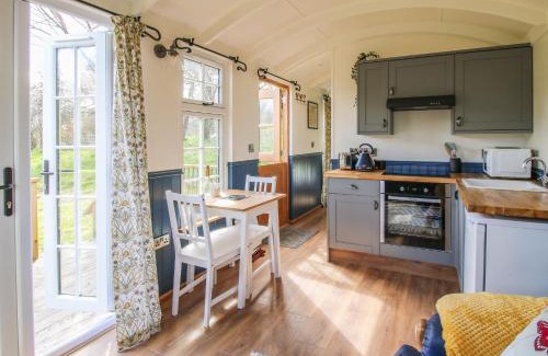 Kingswood House | Mucklewick Hollow