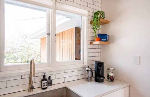 Central Mudgee Cottage | Mudgee Burrow Nordic Cottage Chic in Town