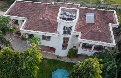 Mombasa Villa | Mudzini gardens - Luxury villa with a pool