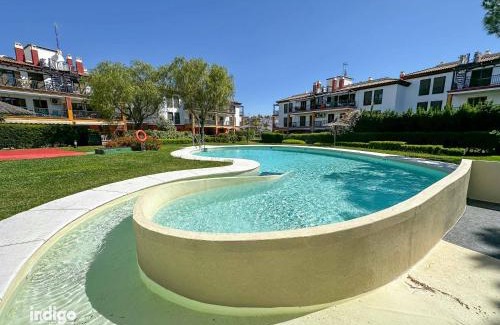 Ayamonte Apartment | MUL001 Bright 2 bedroom Apartment with Pool View