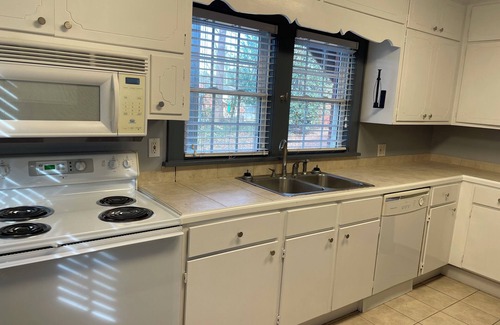 Athens House | Multi bedroom house in Athens on Milledge Avenue