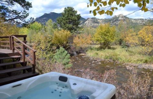 Estes Park House | Murphy's Riverside Cottage