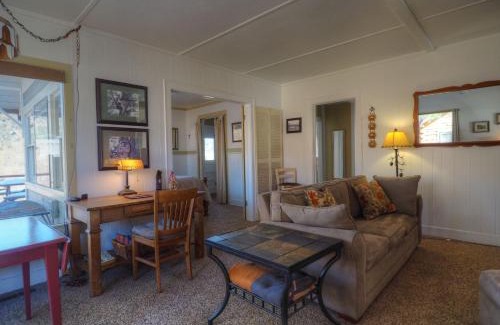 Estes Park House | Murphy's Riverside Cottage