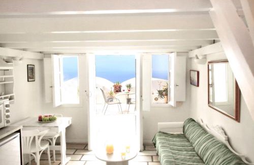 Oia Apartment | Muses Cycladic Suites