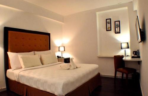 Cipete Selatan Hotel | MV Orienchi