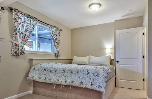 Tahoe Village House | Mv3: Lake View Ski Bear Lodge