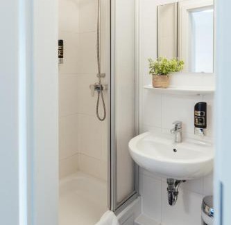Pinneberg Hotel | MYKY Hotel Pinneberg - Free Parking