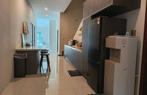 Downtown George Town House | myRoom at 11 J Adams