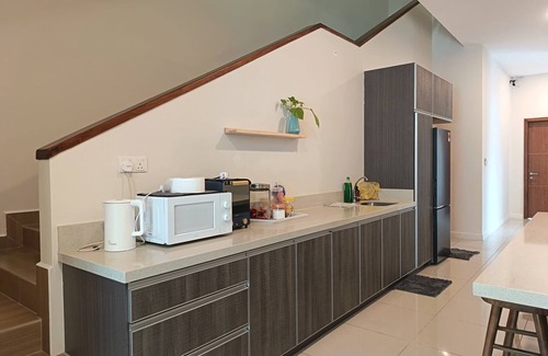 Downtown George Town House | myRoom at 11 J Adams
