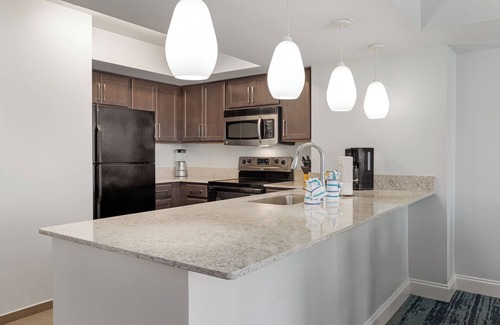 Cherry Grove Beach Resort | Myrtle Beach, SC: 3 Bedroom Deluxe Ocean Front Room: Lazy River, Beach & More!