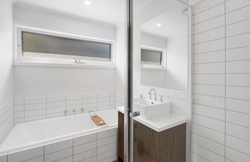 Surf Coast House | Myrtle Cottage
