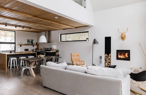 Chertsey Ski Chalet | Nômade - Spa, private lake access & stunning views