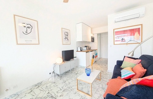 Les Baumettes Apartment | N&J - LIFESTYLE - Balcony - Modern