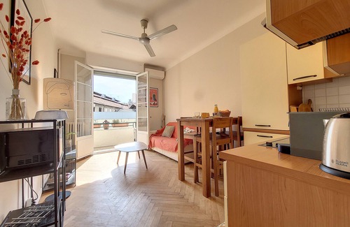 Gambetta Apartment | N&J - PANTAI - Central - Close sea - Balcony