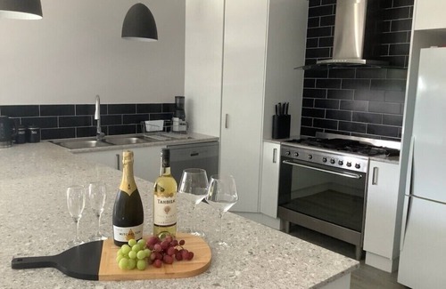 Nagambie House | Nagambie Haven : 3 BR, 1 BA in Nagambie, Sleeps 6