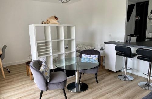 Jules Verne Apartment | Nantes 30m2 studio au calme avec balcon sur cour