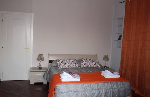 Naples City Centre Apartment | NAPLES HISTORICAL CENTER APARTMENT, IN VIA DUOMO!