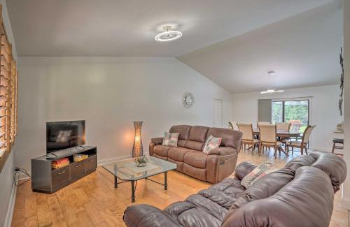 Central Naples House | Naples Home with Private Pool 6 Mi to Dtwn!