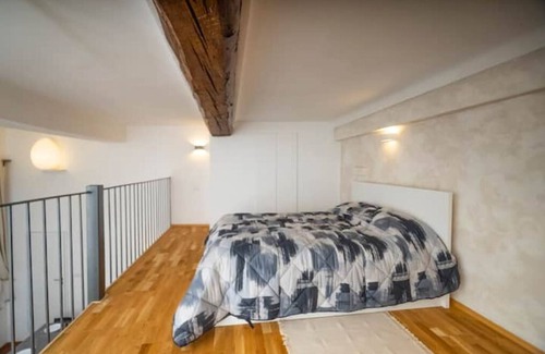 Old Town Apartment | Napoleon Suite - Modena Center