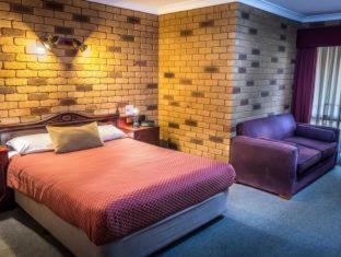 Narrandera Hotel | Narrandera Club Motor Inn