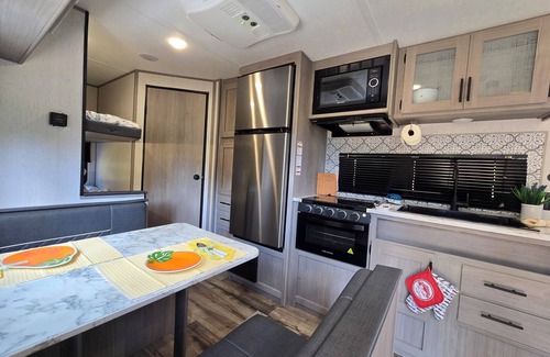 Jupiter House | Nature Getaway in Jupiter Farms Cozy 24 Foot RV, fully equipped with WiFi, AC