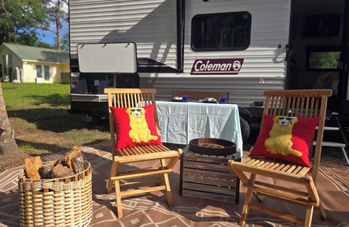 Jupiter House | Nature Getaway in Jupiter Farms Cozy 24 Foot RV, fully equipped with WiFi, AC