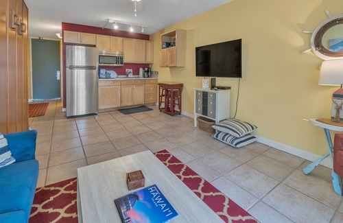 Historic Kailua Village Condo | Nautical Theme Garden View Studio - Kona Islander Inn Condos Condo by RedAwning
