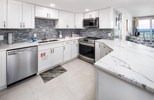 Fort Walton Beach Condo | Nautilus 1406 -Updated Gulf Front 2 Bed/2 Bath. Free Beach Service 3/1-10/31