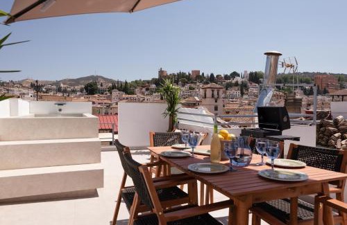 Central District Apartment | Navas 402 Ático & Pool Alhambra views