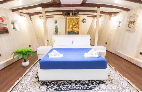 Rimini Boat Rental | Nave Contessa