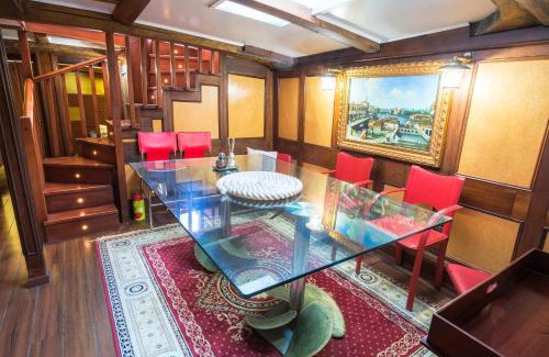 Rimini Boat Rental | Nave Contessa