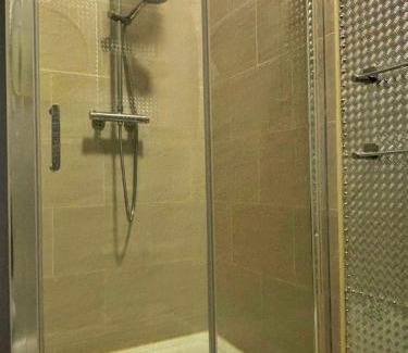 Birkenhead Apartment | Near City-Birkenhead rooms for 3 Shared Bathroom and Kitchen
